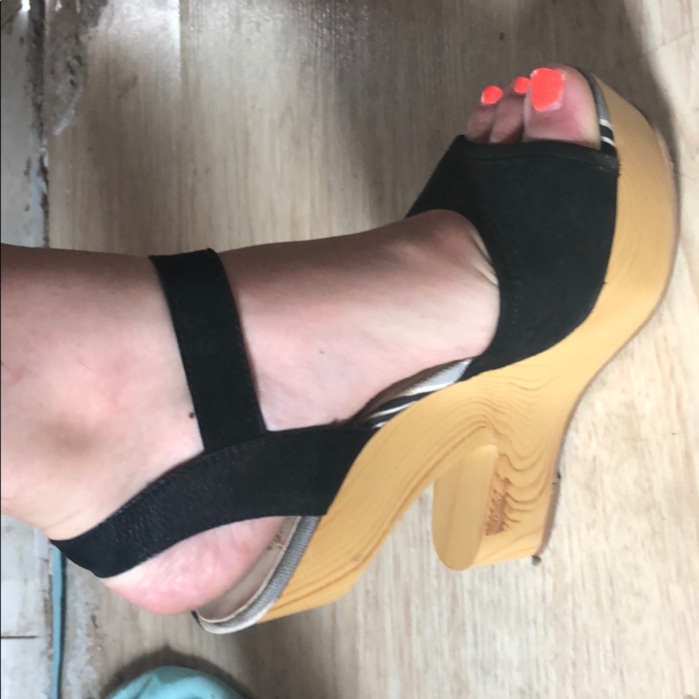 BCBGeneration modern wedge heels size 7